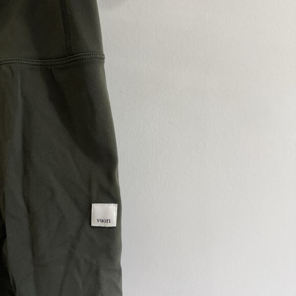 Vuori All the feels Shorts Green Medium KS - Picture 2 of 4